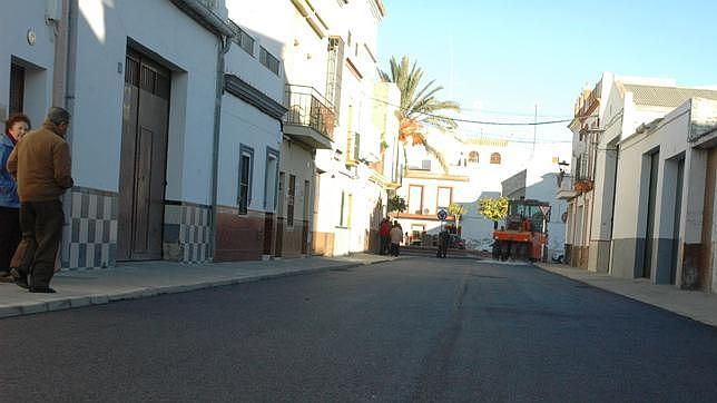 Concluyen las obras de mejora en uno de los principales accesos al centro de Los Palacios