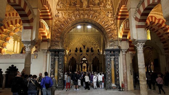 La Junta deja al Cabildo el órgano de gestión conjunta de la Mezquita-Catedral