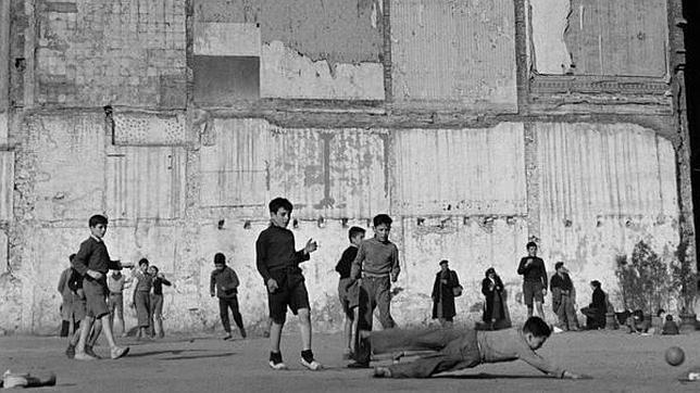 «Solar con juegos», de Català-Roca