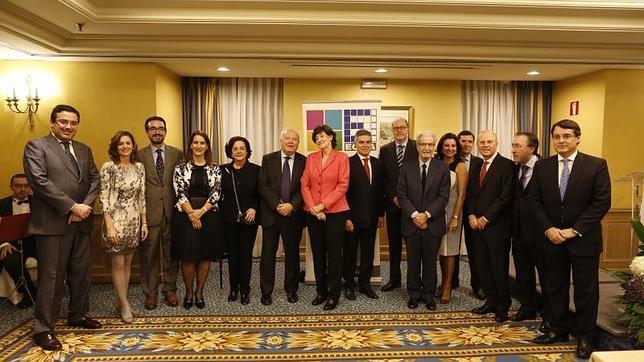 Firma de la colaboración entre Ecisa y Al-Alfia