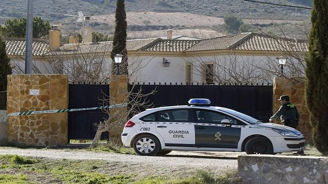 Muere de un hachazo en la cabeza y el amigo que estaba con él fallece horas después arrollado por un tren