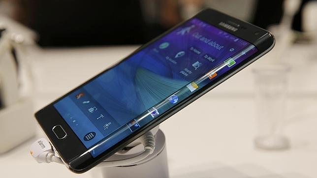 Probamos el Samsung Galaxy Note Edge, un terminal «único»