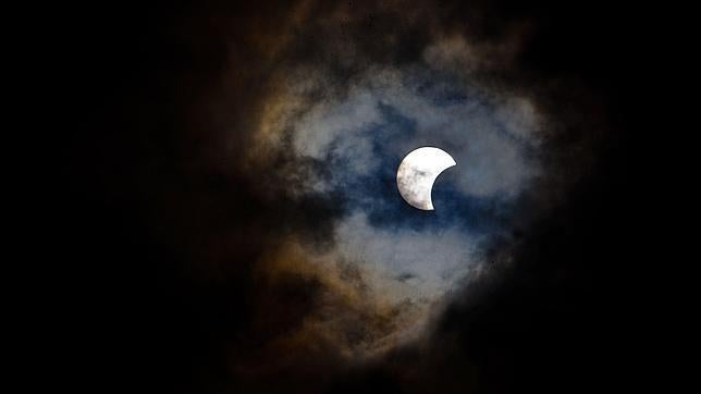 Dos cometas y un eclipse de Sol, en el cielo de 2015