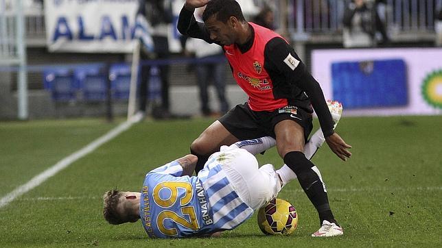 El Almería da la sorpresa en La Rosaleda y logra la victoria frente a un gris Málaga (1-2)