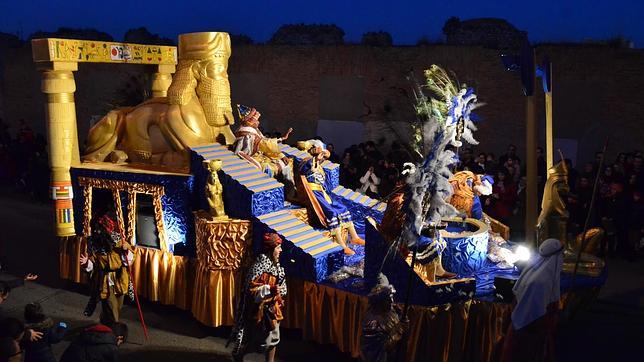 Los Reyes Magos recorren Guadalajara «escoltados» por personajes animados