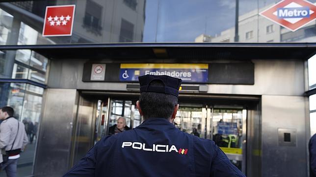 Detenido por tuitear «un negro empuja a un delincuente…» tras la tragedia del Metro de Madrid