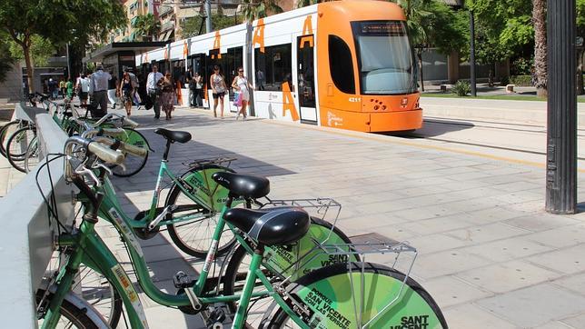 El préstamo gratuito de bicis se convierte en moda en San Vicente del Raspeig