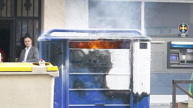 Detenido por incendiar contenedores de forma compulsiva en Pontevedra