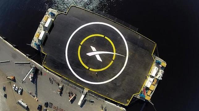 SpaceX intenta la recuperación de uno de sus cohetes espaciales Falcon 9