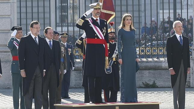 Doña Letizia vuelve a confiar en Felipe Varela para su primera Pascua Militar como Reina