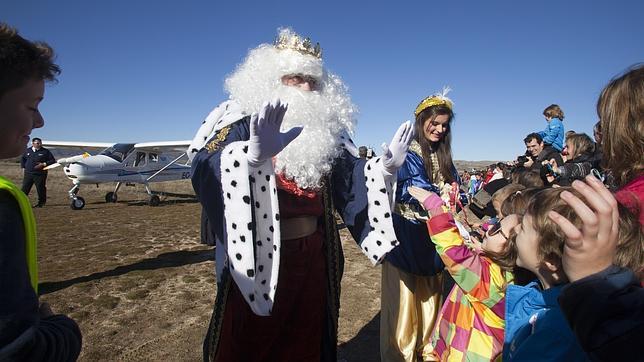 Miles de niños dan la bienvenida a Sus Majestades los Reyes Magos de Oriente