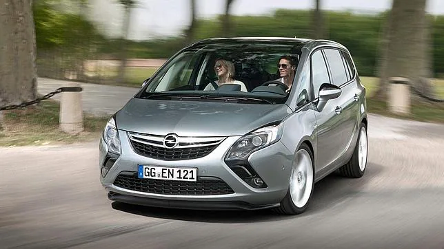 El nuevo Opel Zafira Tourer 2.0 CDTI 170 exige 4,9 l/100 km de media homologada.