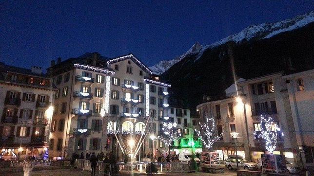 Vista nocturna de Chamonix