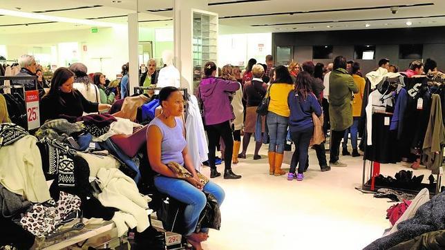 Las etiquetas de las prendas deben incluir el precio nuevo y el antiguo