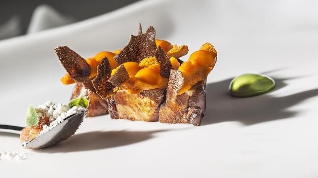 Foie asado con erizos, en Diverxo