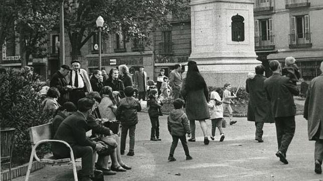 La plaza de Tirso de Molina un invierno de 1968