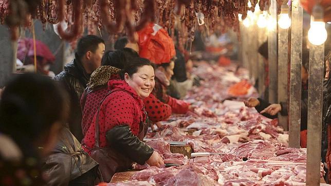 La policía china detiene más de 110 personas por traficar carne en mal estado