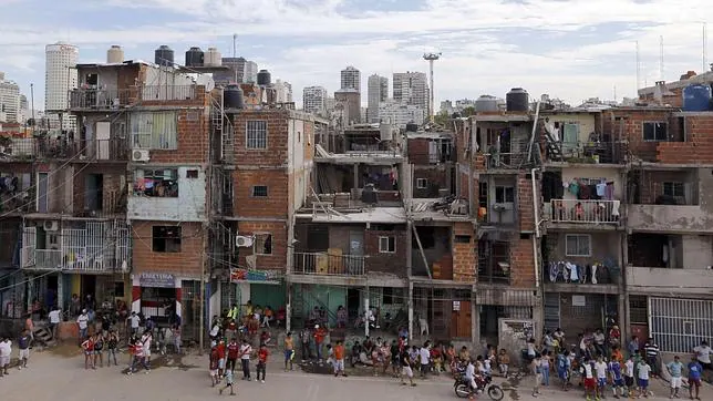El «símbolo de la pobreza» en Argentina: las villas. En la imagen, la Villa 31, en el centro de la ciudad de Buenos Aires