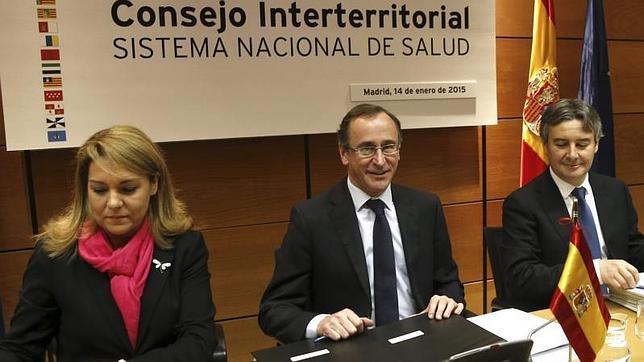 Sanidad espera tener listo el plan contra la hepatitis C antes de Semana Santa