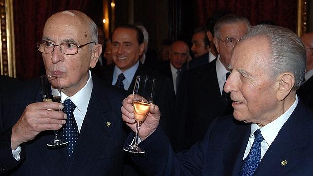 Giorgio Napolitano y Carlo Azeglio Ciampi, los dos últimos presidentes de la República de Italia.