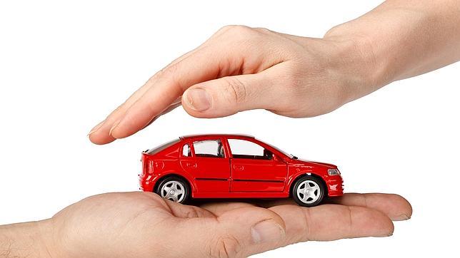 Los precios de los seguros de automóvil han descendido ligeramente en 2014. La previsión apunta a que de nuevo lo harán en 2015.