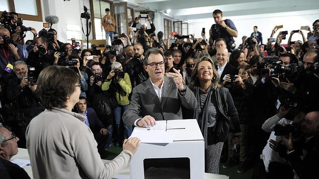Artur Mas votó a favor de la independencia el pasado 9 de noviembre de 2013