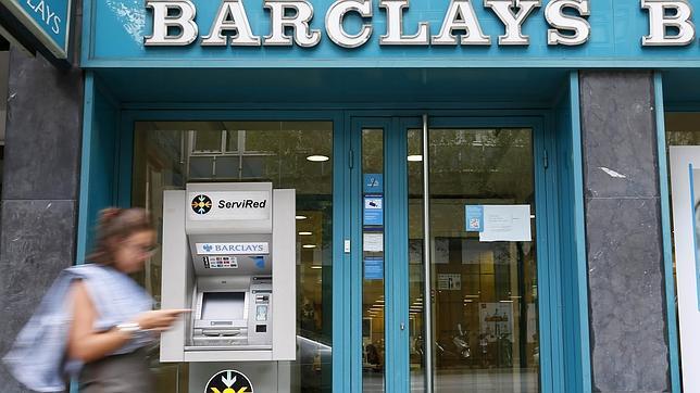 CaixaBank plantea un ERE de 1.120 empleados de Barclays en España