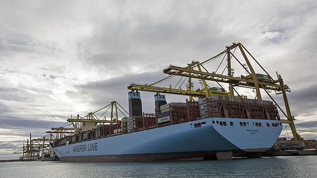 El buque más grande que jamás ha llegado al puerto de Valencia