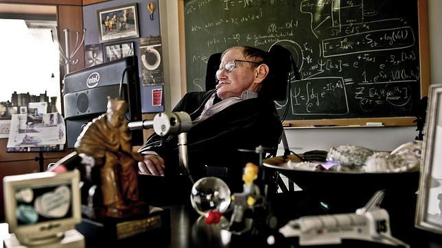 Stephen Hawking, en su despacho de la Universidad de Cambridge
