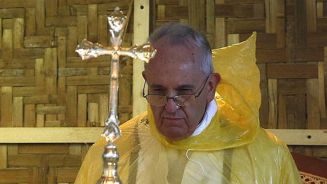 Francisco en Tacloban: «Cuando vi la catástrofe decidí venir a estar con ustedes»