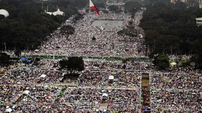 Seis millones de fieles en la misa con el Papa en Manila superan el récord de san Juan Pablo II en 1995