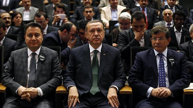 Erdogan ningunea a su primer ministro e inicia la senda del presidencialismo