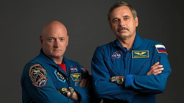 Los astronautas Scott Kelly y Mijail Kornienko