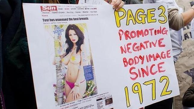 Protesta feminista por la página 3 del mítico «The Sun»