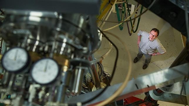 Anton Wallner, en su laboratorio de la Universidad Nacional de Australia