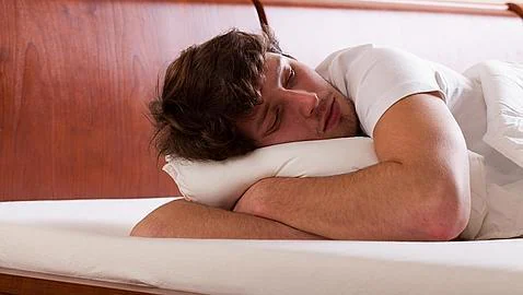 Dormir boca a bajo aumenta el riesgo de muerte súbita en epilepsia