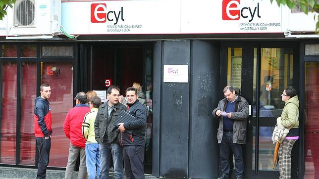 Castilla y León cerró el 2014 con 22.300 desempleados menos