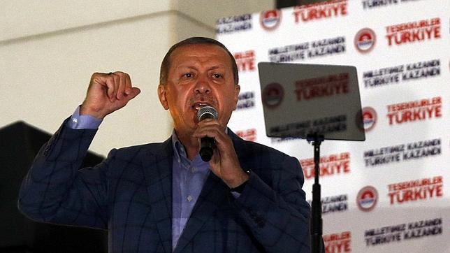 Turquía promueve una ley que permitirá el bloqueo de cuentas en redes sociales