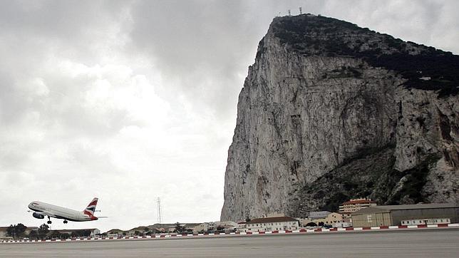 El Gobierno gibraltareño cree que un triunfo de Podemos beneficiaría al Peñón