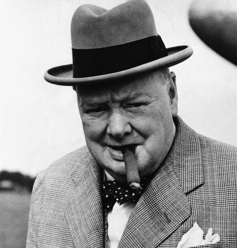 Churchill, el líder que temía a los ovnis y desayunaba whisky