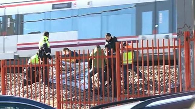 El hombre arrollado por un tren en Atocha estaba tumbado sobre la vía y con un perro