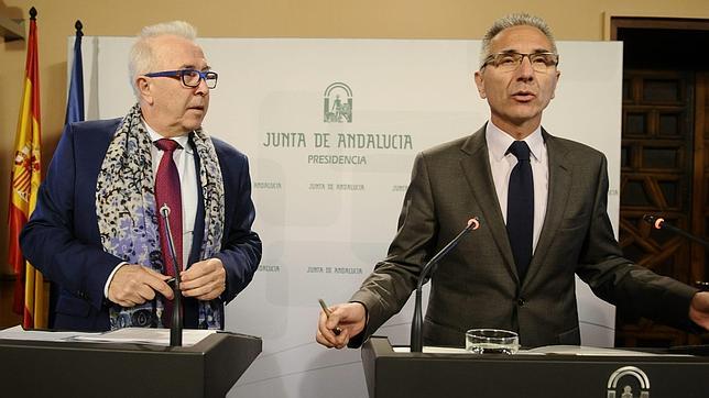 El portavoz del Gobierno andaluz resta protagonismo al papel de IU