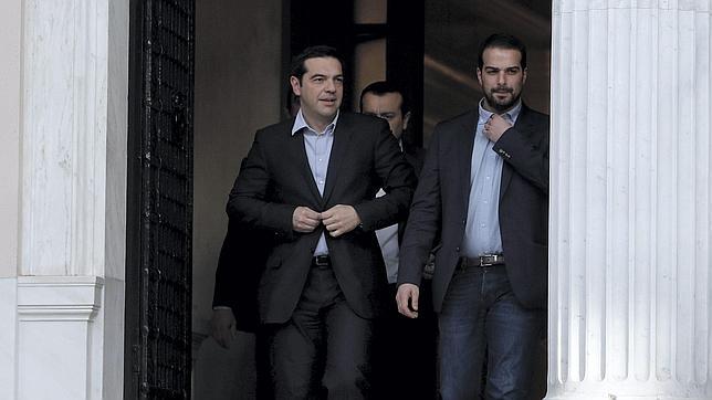 Tsipras: «Renegociar deuda, luchar contra la evasión y el paro, prioritarios»