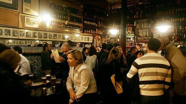 La Bodega de Ardosa, repleta de gente