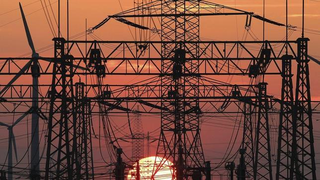 La demanda de electricidad sube un 3,4% en enero, el mayor alza mensual desde 2010