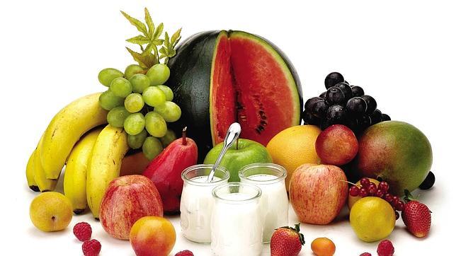 Manzanas, arándanos, uvas... muchas frutas ayudan e eliminar metales como el aluminio