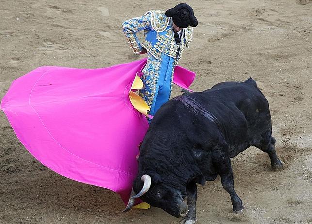 San Cristóbal: indulto de un juampedro y gran triunfo de Castella y Valencia