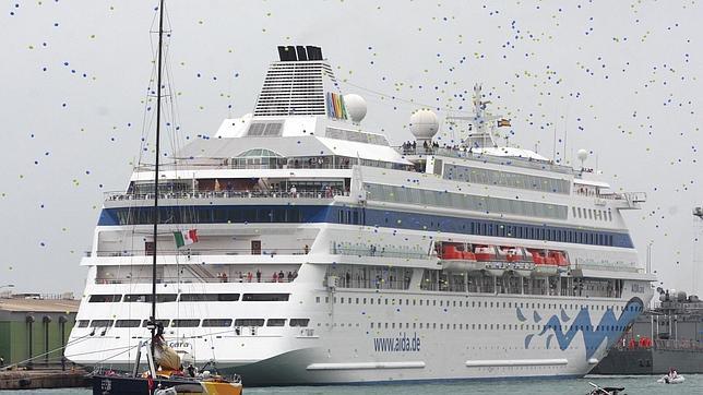 El puerto de Alicante doblará los cruceristas hasta rozar los 90.000 en 2015