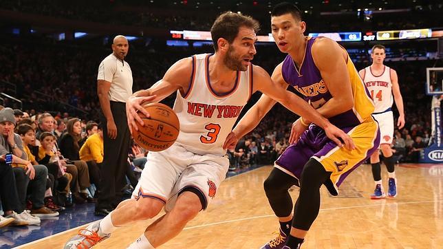 Buena actuación de Calderón en el triunfo de los Knicks ante los Lakers