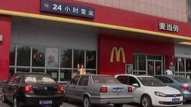 Dieron una paliza mortal a una mujer en un McDonald's de Zhaoyuan